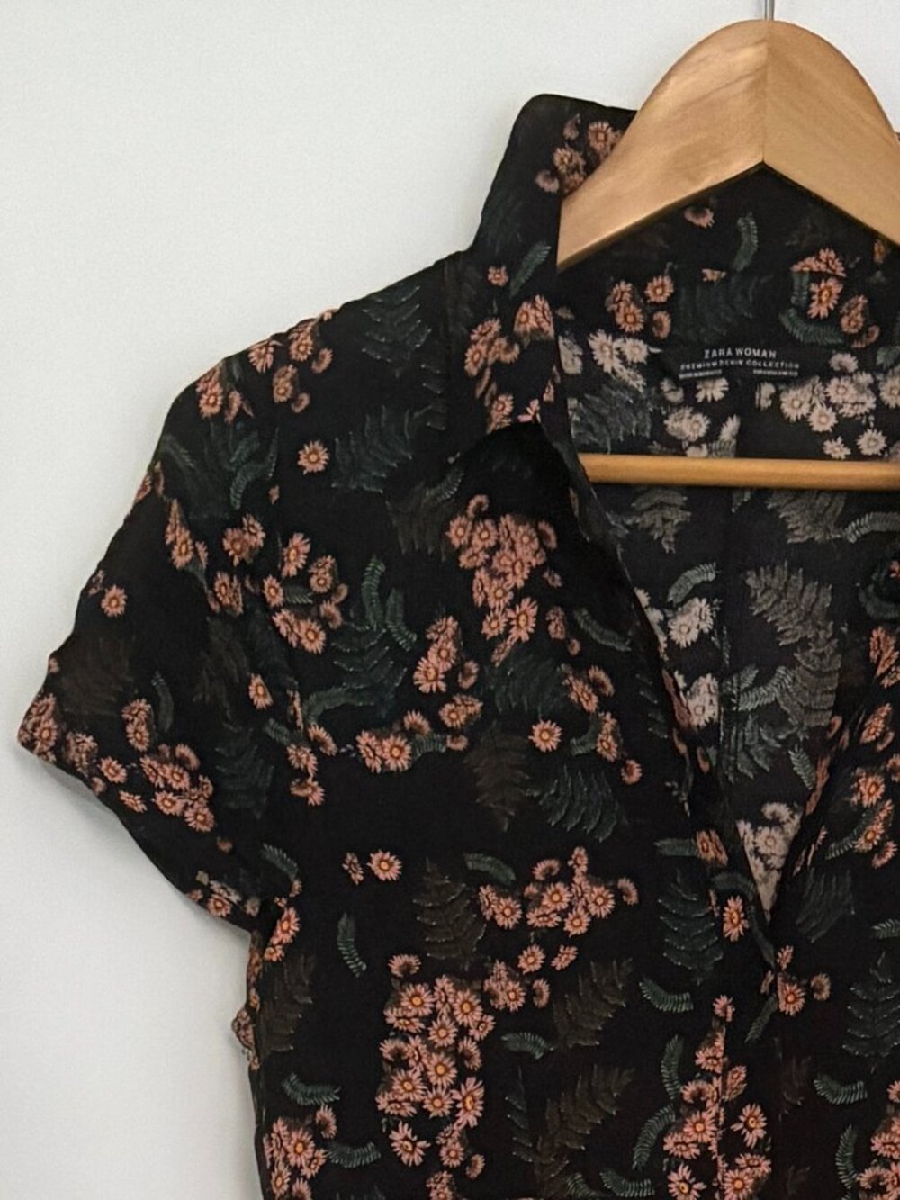 ✨ Romantic Floral Midi Dress – Size Small ✨